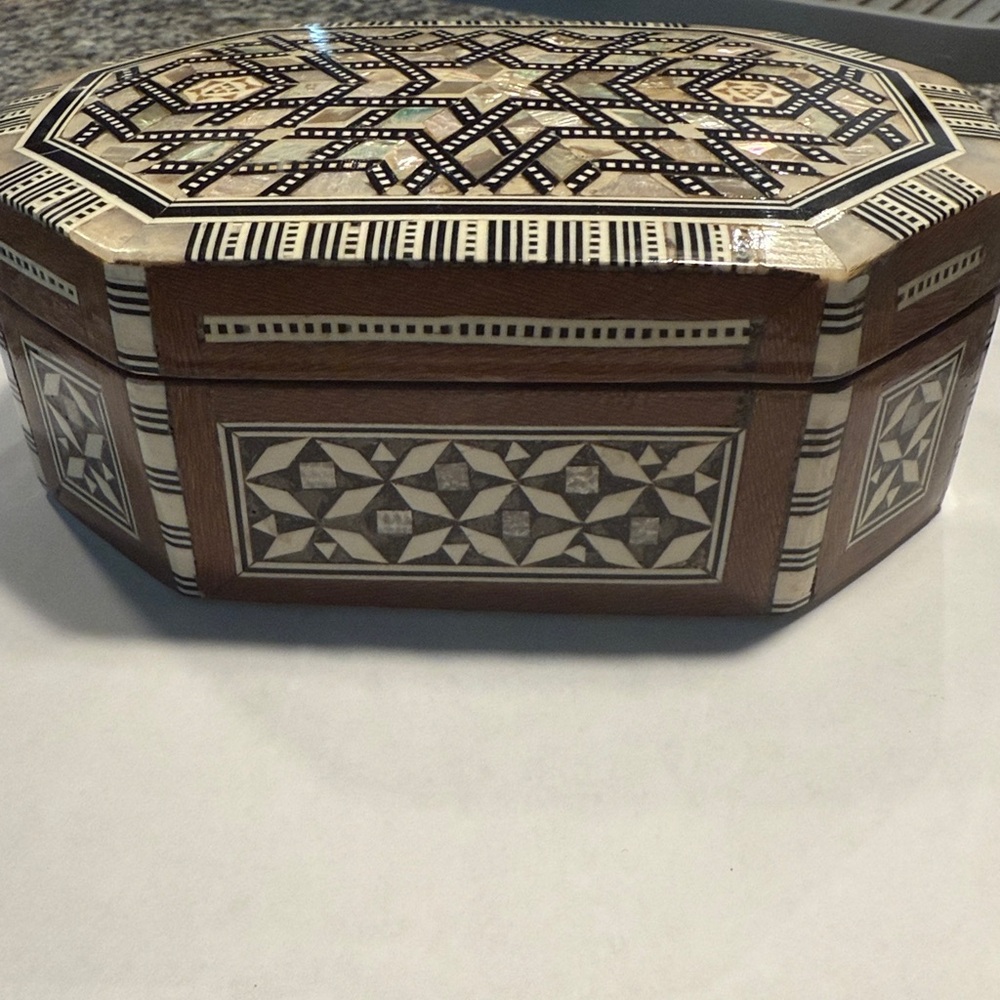 Intricate Geometric Inlay Box - Picture 3 of 8
